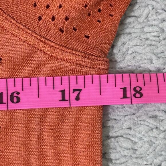 LULULEMON BREEZE BY LONGSLEEVE PERFORATED WOMENS SHIRT SZ 6 EUC - Picture 6 of 7